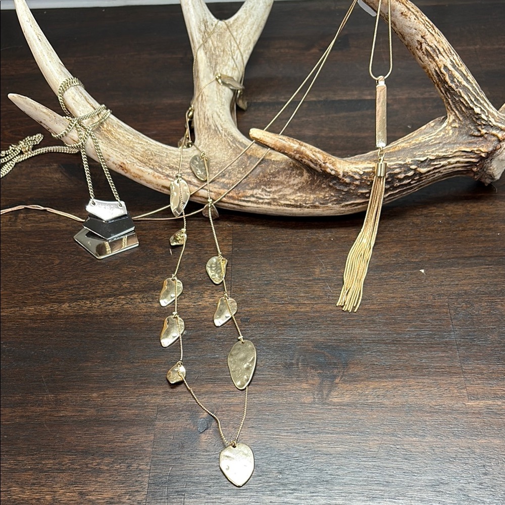 Elegant Gold Leaf Necklace lot